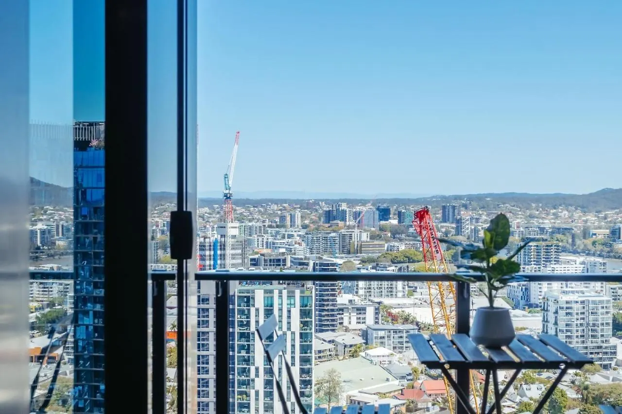 Elegant And Cozy Top Floor 1Bd Apartment At South Bank Brisbane