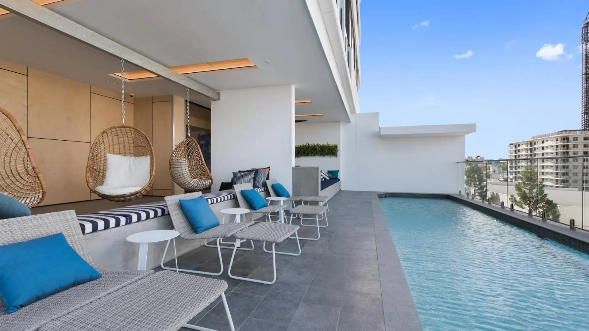 Elegant And Cozy Top Floor 1Bd Apartment At South Bank Brisbane 0*,  Australia